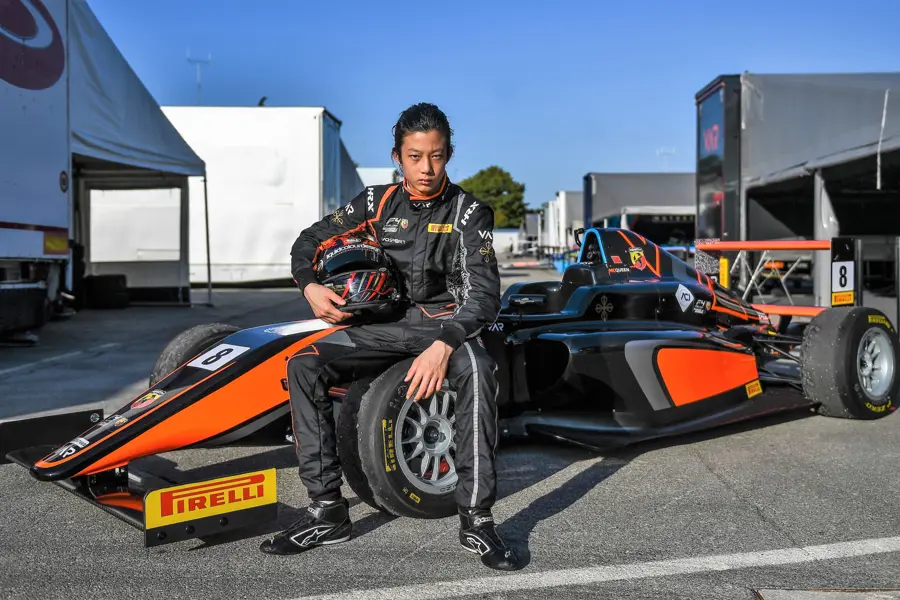 VAR signs Chinese Cenyu Han (McQueen) for Italian and German F4