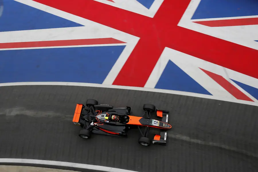 Van Amersfoort Racing F3 drivers gain experience at Silverstone