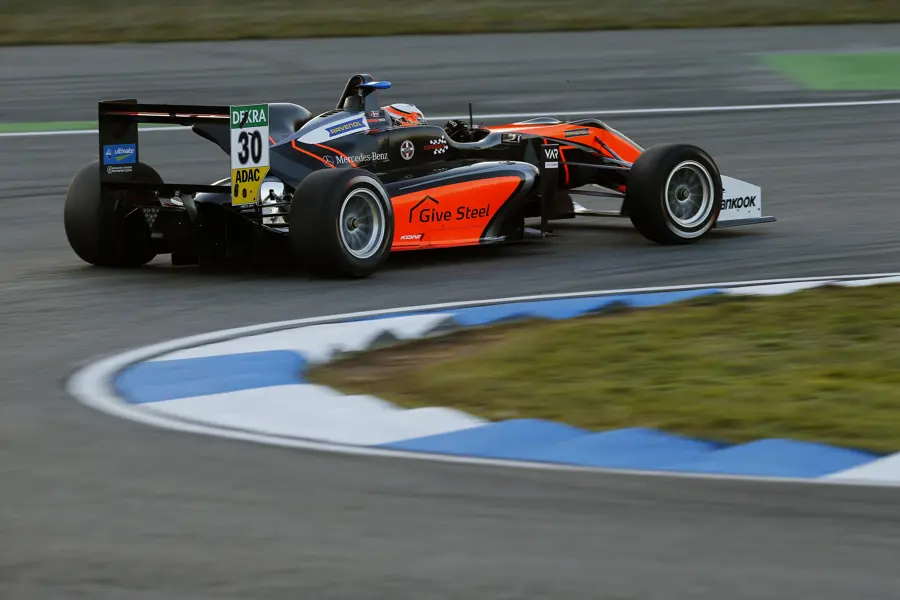 A pair of top ten results for Van Amersfoort Racing in season finale