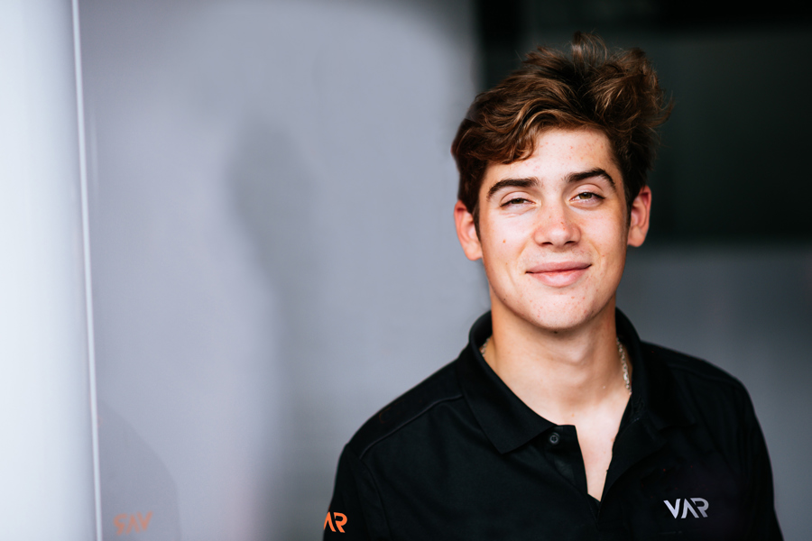 Franco Colapinto competes for VAR in the 2022 FIA F3 Championship