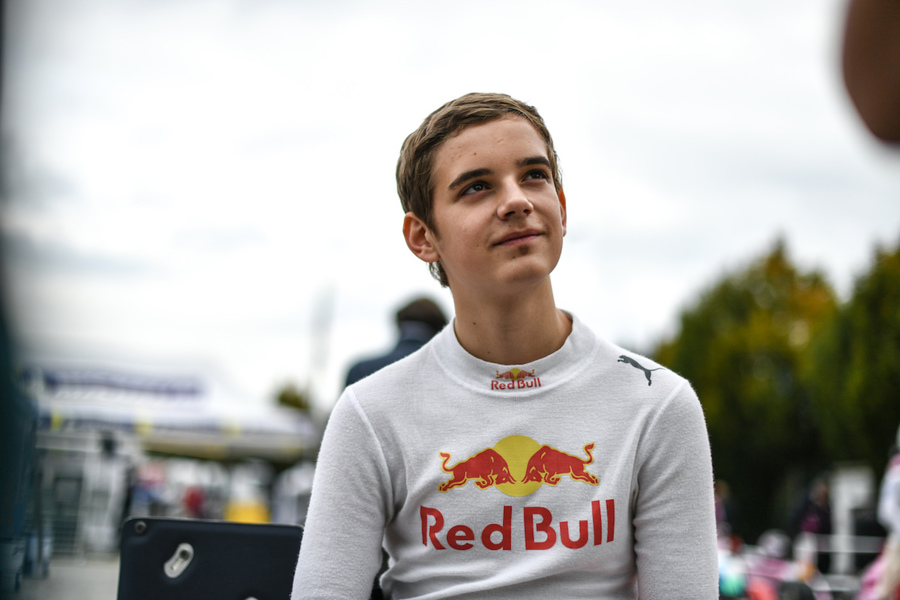 VAR signs Red Bull Junior Talent Jonny Edgar for dual 2020 F4 race program