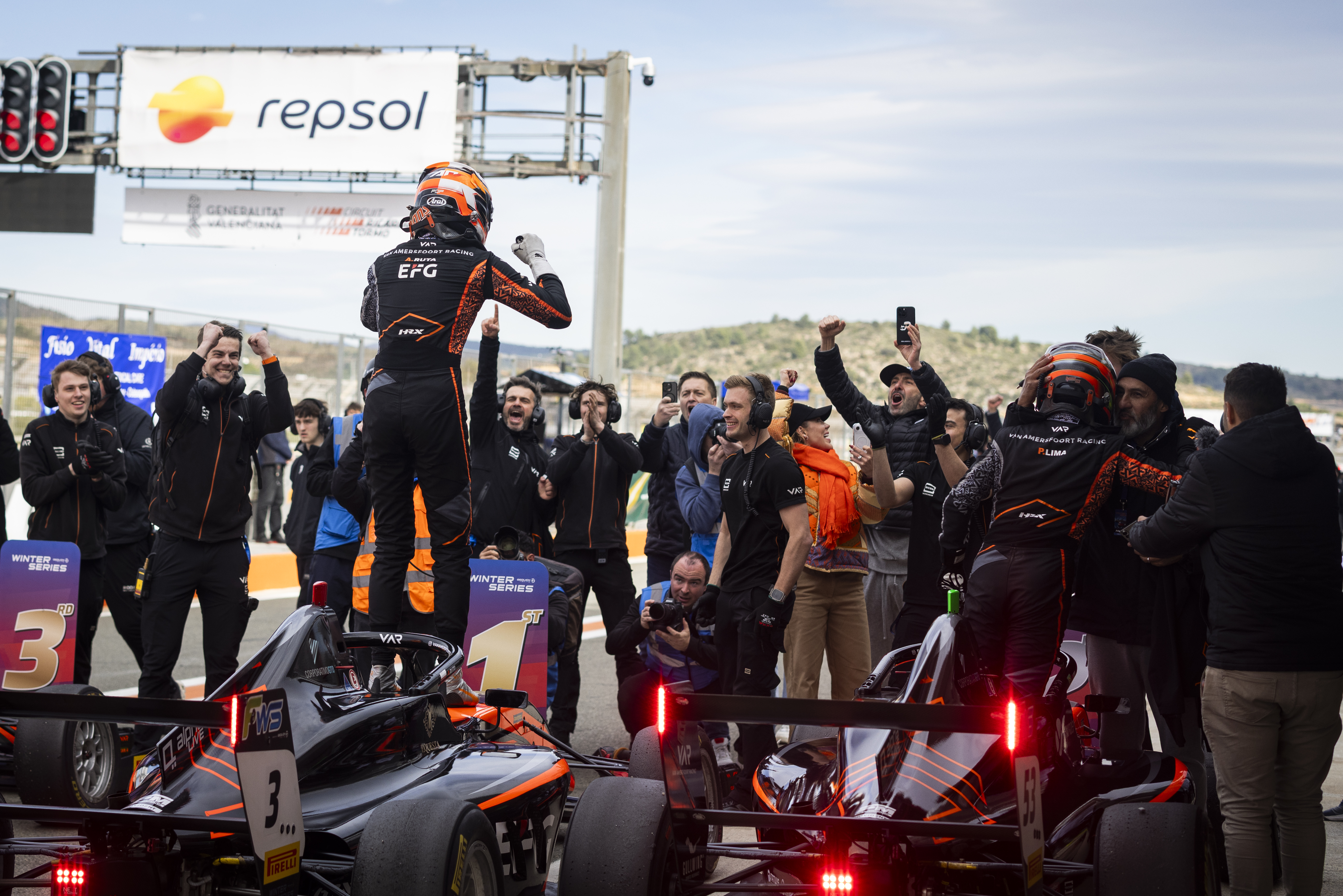 Van Amersfoort Racing celebrates strong Valencia weekend with race victory and multiple podiums