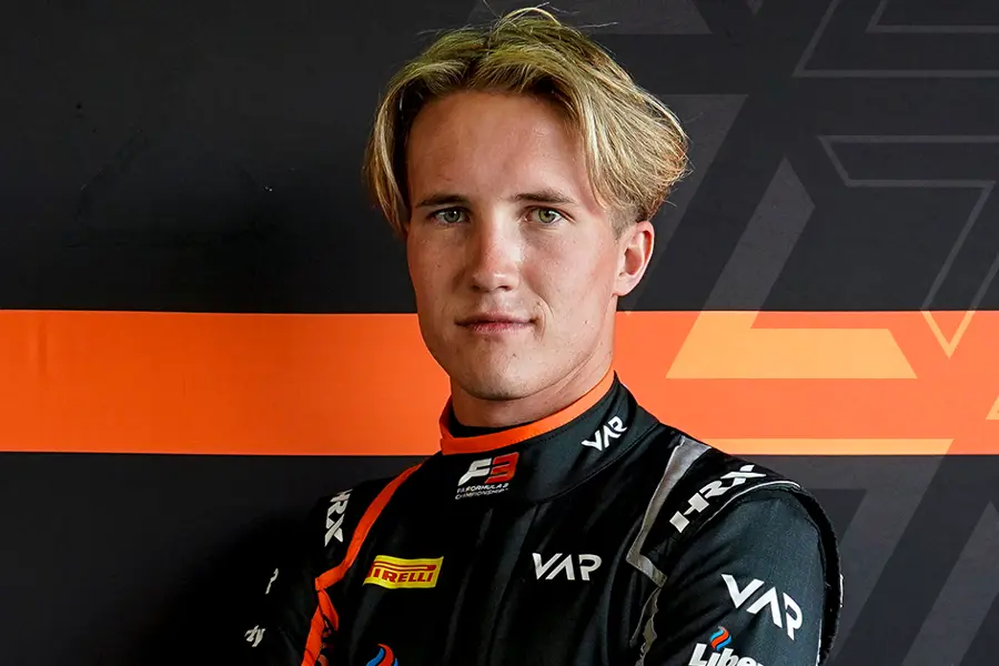 Tommy Smith sticks with Van Amersfoort Racing for a second year in FIA Formula 3